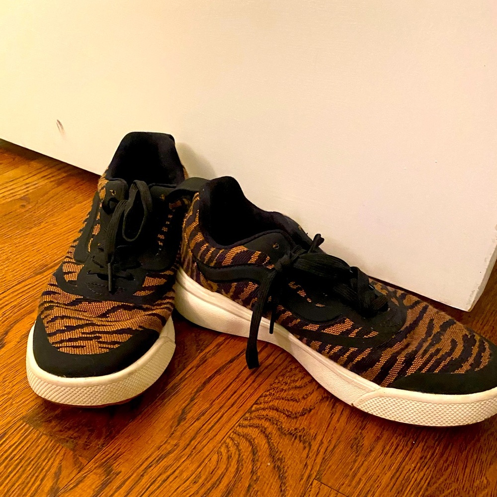 Tiger print womens Vans